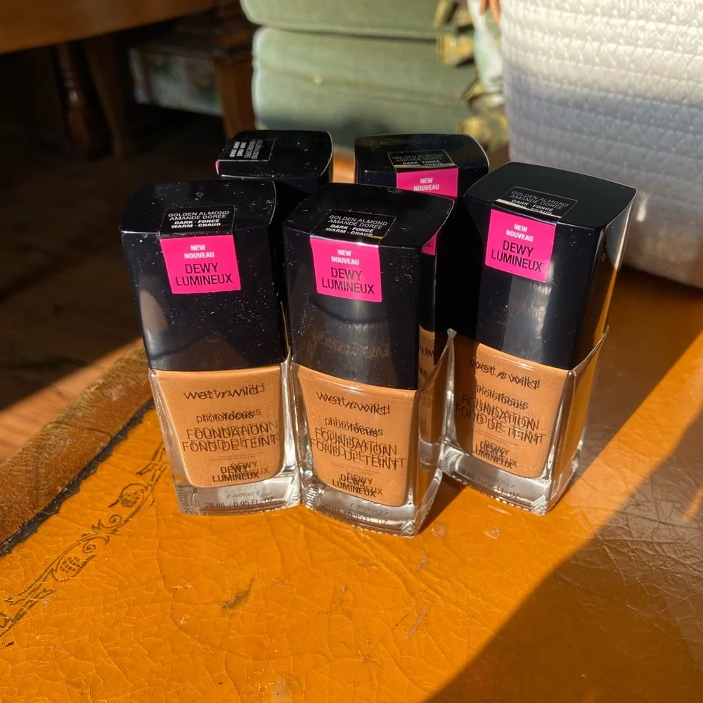 LOT OF 5 - Brand New Unopened Wet n Wild Foundation - Picture 5 of 6